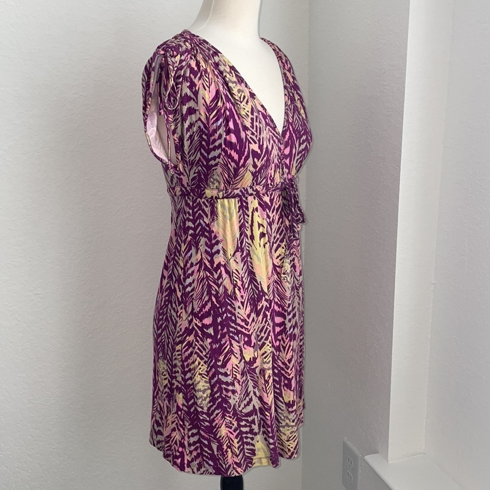 H&M floral vneck above the knee dress with adjustable ties in women’s small - Picture 8 of 11